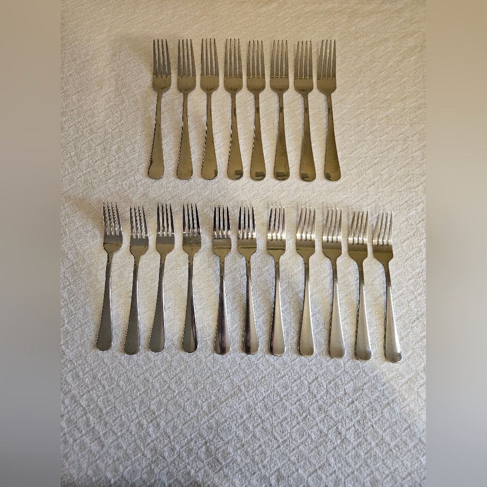 Mikasa Lexington Zena 18/0 Stainless Steel Dinner Salad Fork 19 Silverware USA